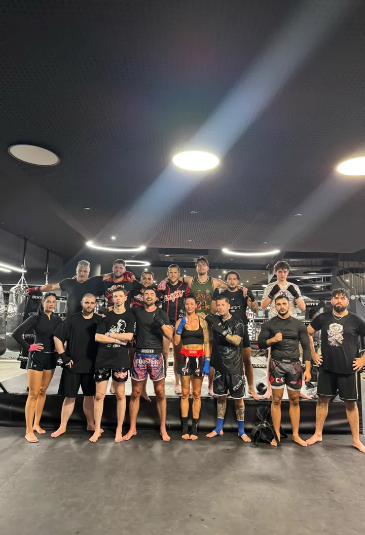 Gruppenfoto vor dem Boxring